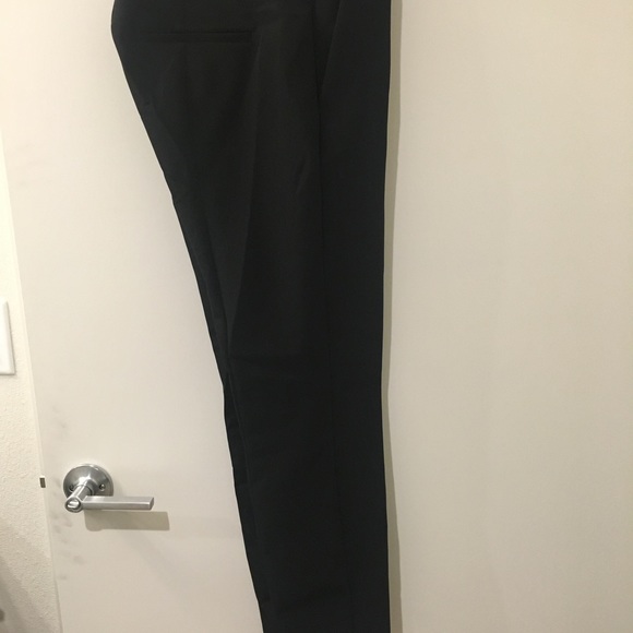 Black cropped slim trouser. - Picture 4 of 5