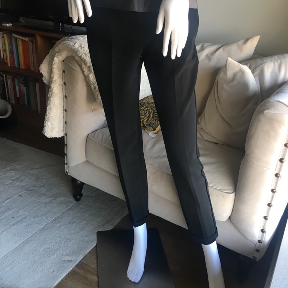 Black cropped slim trouser. - Picture 1 of 5