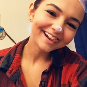 Meet your Posher, Amelia