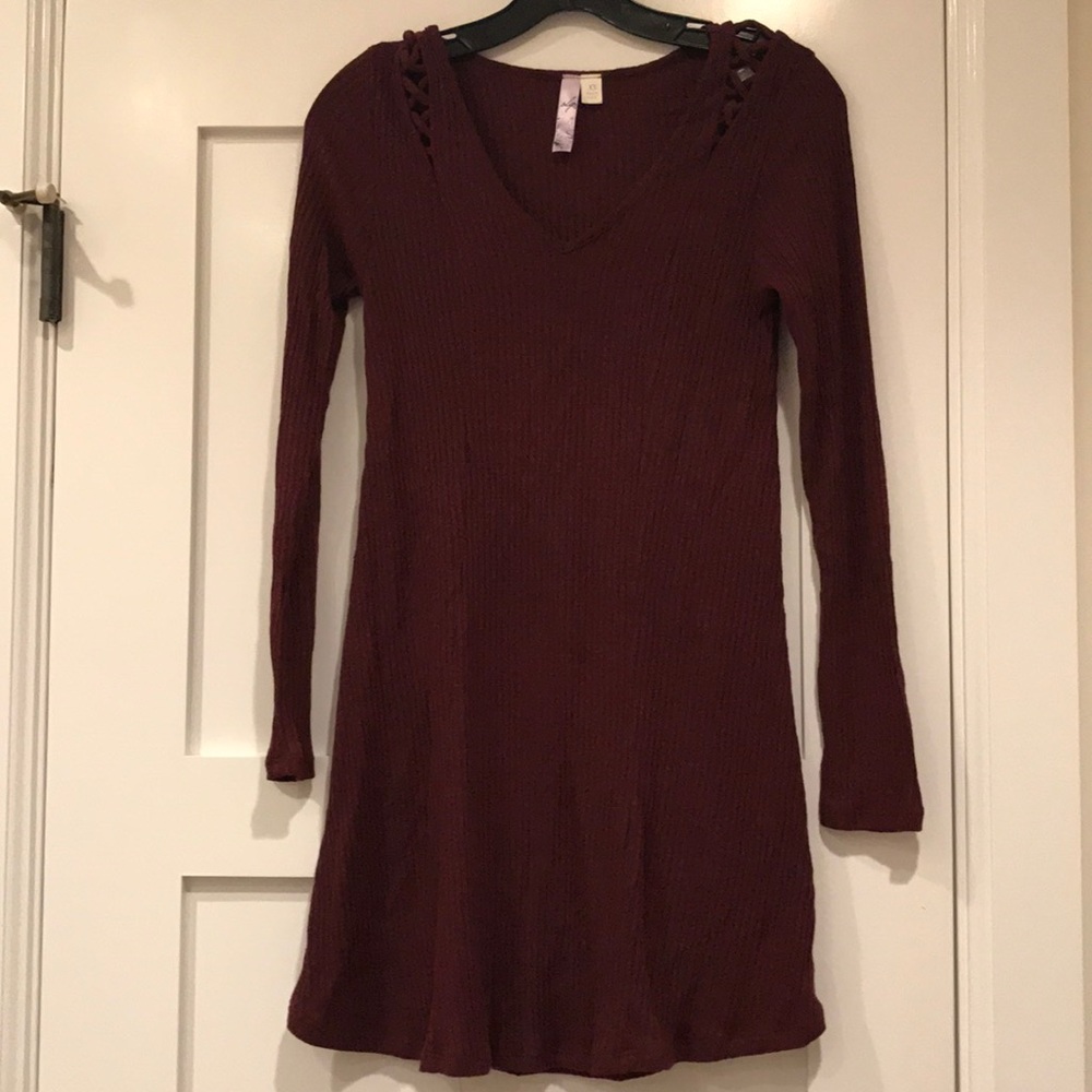 Alya size small maroon long sleeve dress