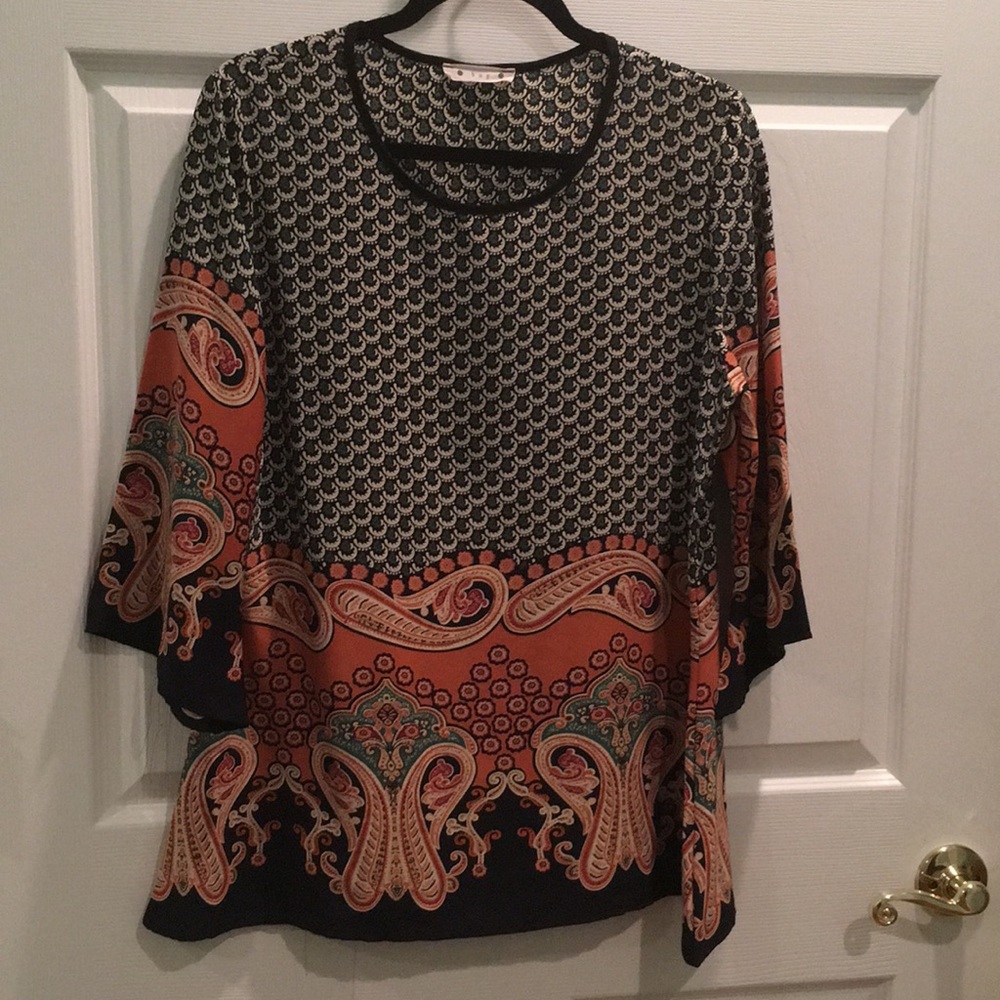 Green & Black Bell Sleeved Tunic Top