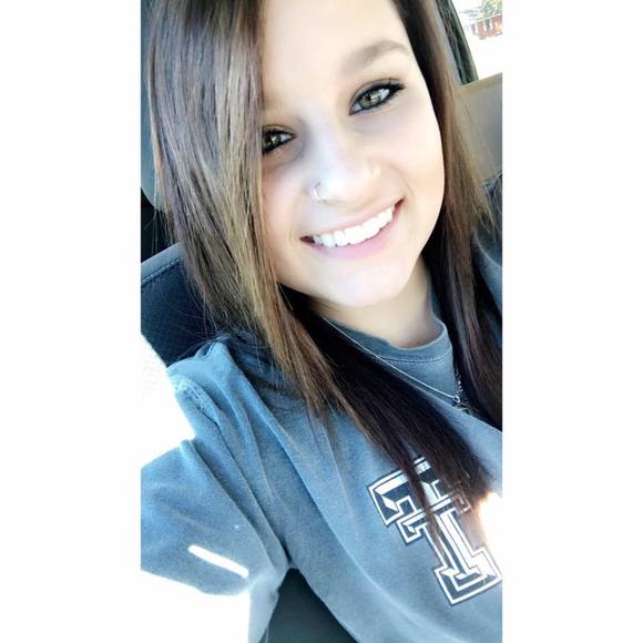 Meet your Posher, Kylee - Picture 1 of 1