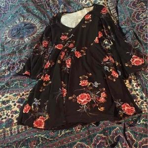 Boohoo Bellsleeve Floral Dress Size 6