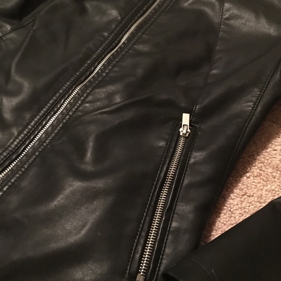 NWOT💋Black faux leather jacket size: Small - Picture 5 of 6