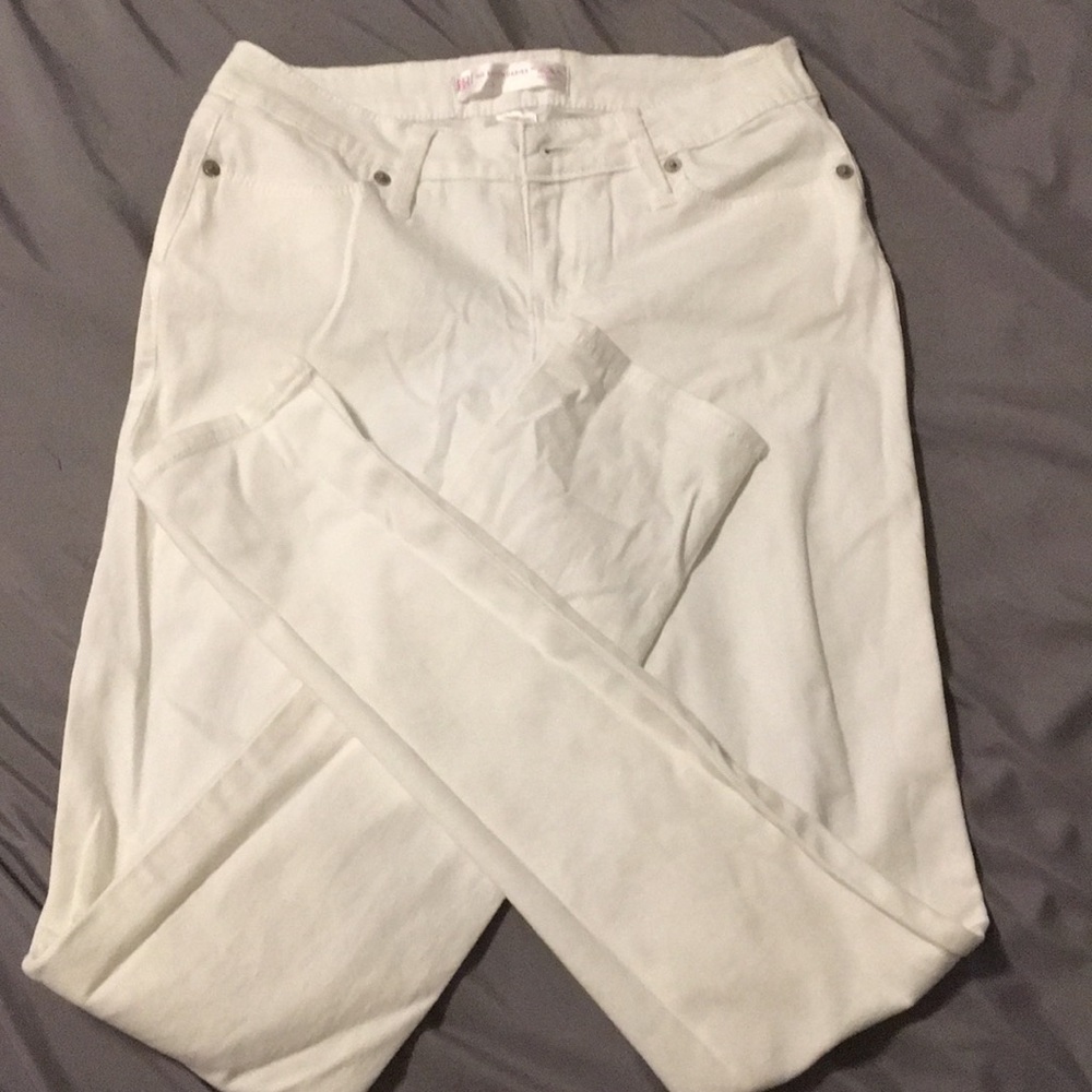 White skinny jeans