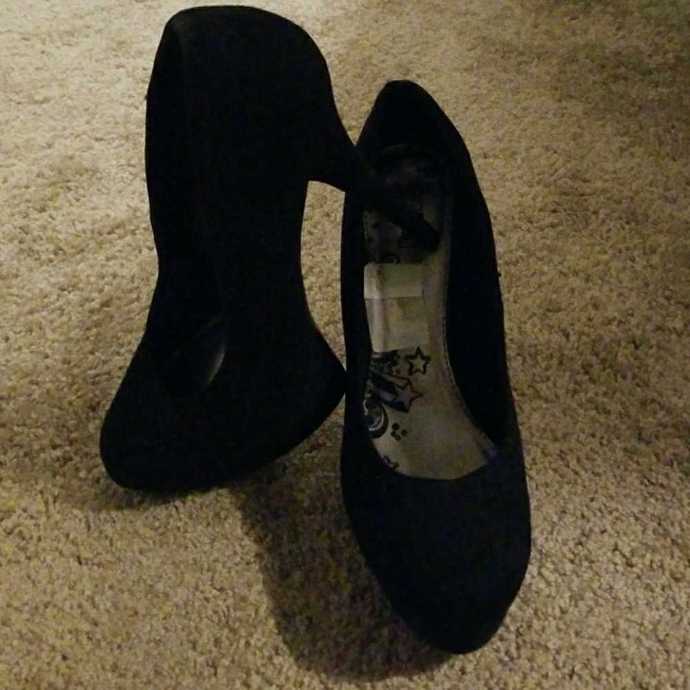 Black heels
