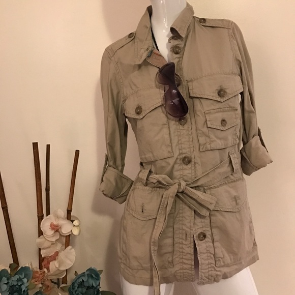🎉🎉 Flash sale! Tan Beige jacket by gap - Picture 5 of 7