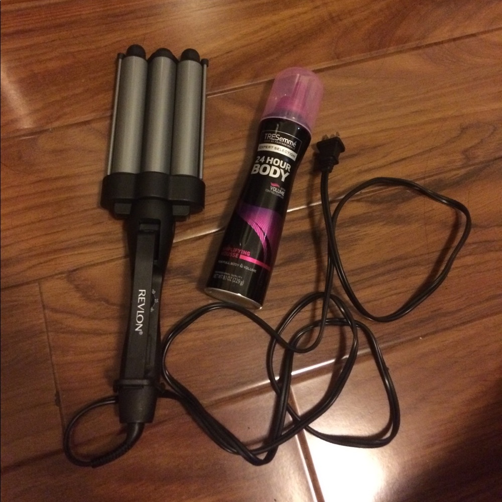 ❌SOLD❌ Revlon Jumbo 3 Barrel Waver TRESemme Mousse