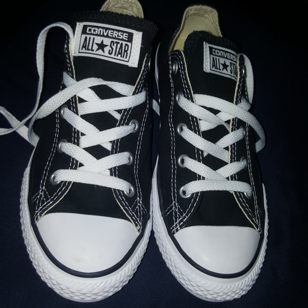 CONVERSE ... BLACK & WHITE