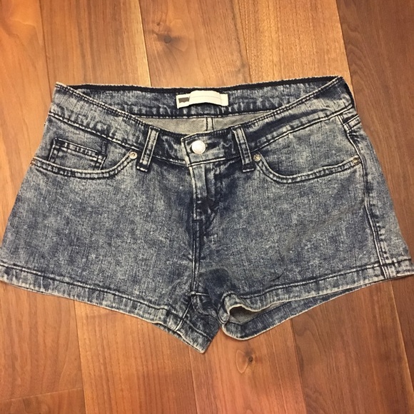 Levi's shortie short - Picture 2 of 3