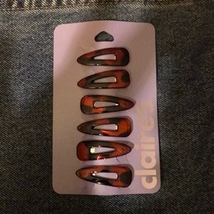 Tortoise Shell hair barrettes.