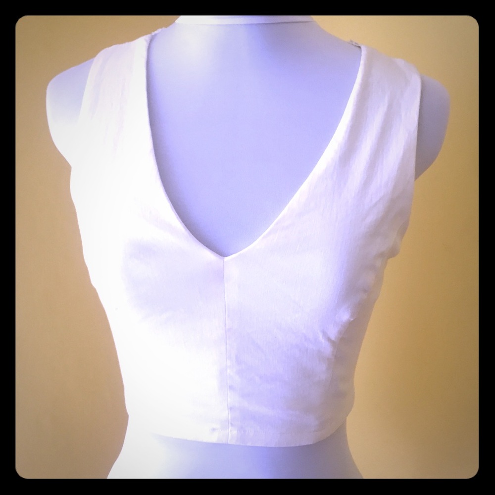 Forever 21 cream crop top with lace detail on back