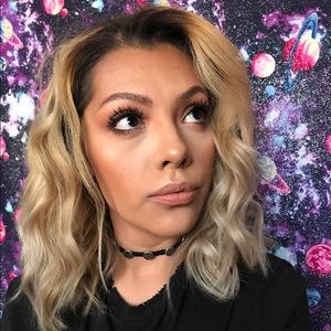 Meet your Posher, Dee