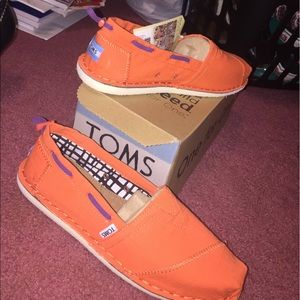 Brand New Toms