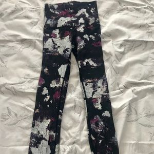 NWOT size 2 Wunder Under Lululemon Pants Leggings