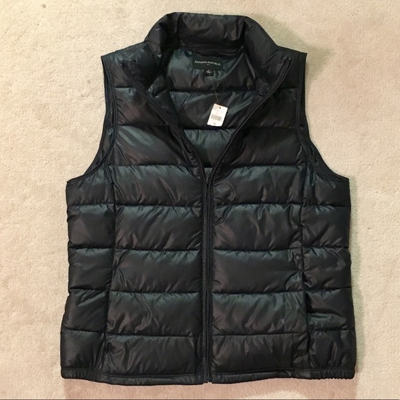 Banana Republic Jackets & Blazers - Banana Republic Navy Puffer Vest. NWT