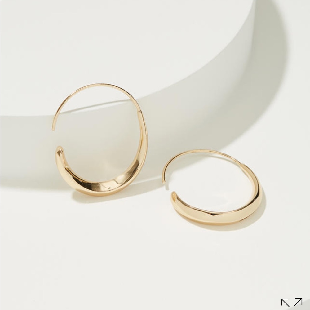 Loft Sculptural hoop earring