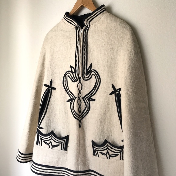 Vintage Wool Cape 1970's - Picture 2 of 8