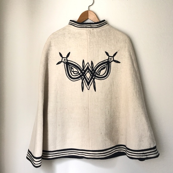 Vintage Wool Cape 1970's - Picture 4 of 8