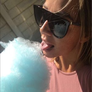 Meet your Posher, Vanessa