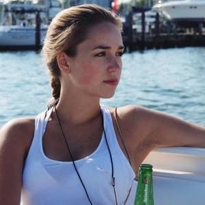 Meet your Posher, Christina