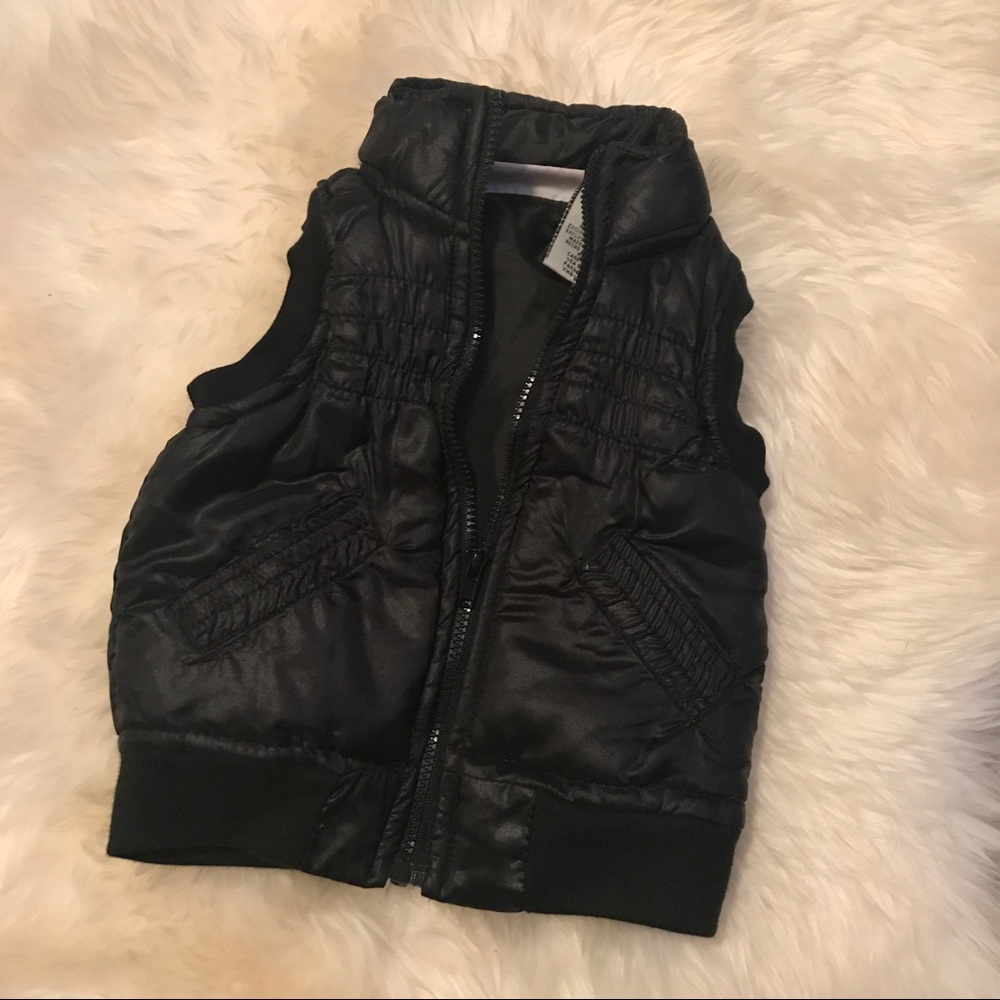 Adorable baby black bubble zip up vest