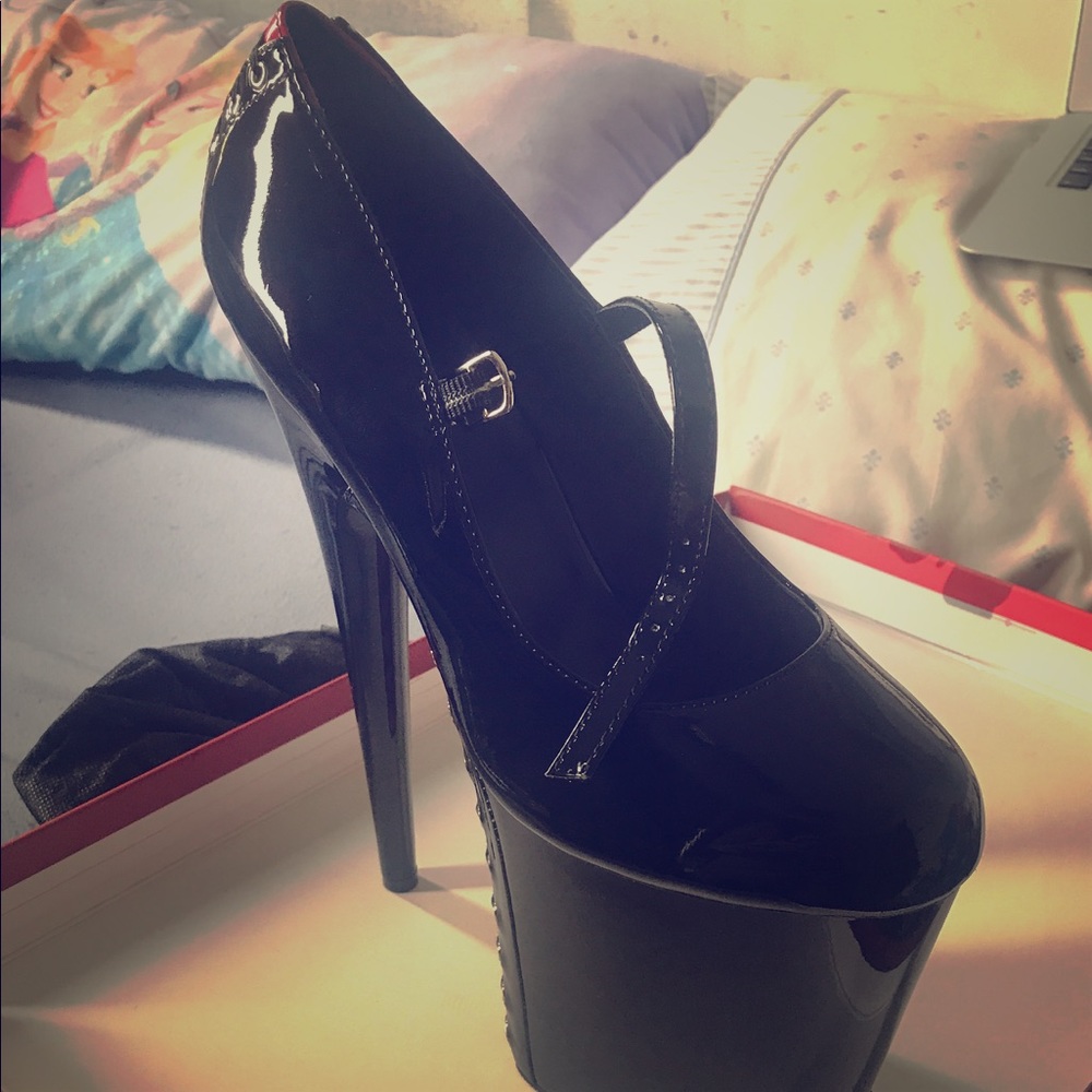 FLAMINGO-887FH Platform Heels by Pleaser