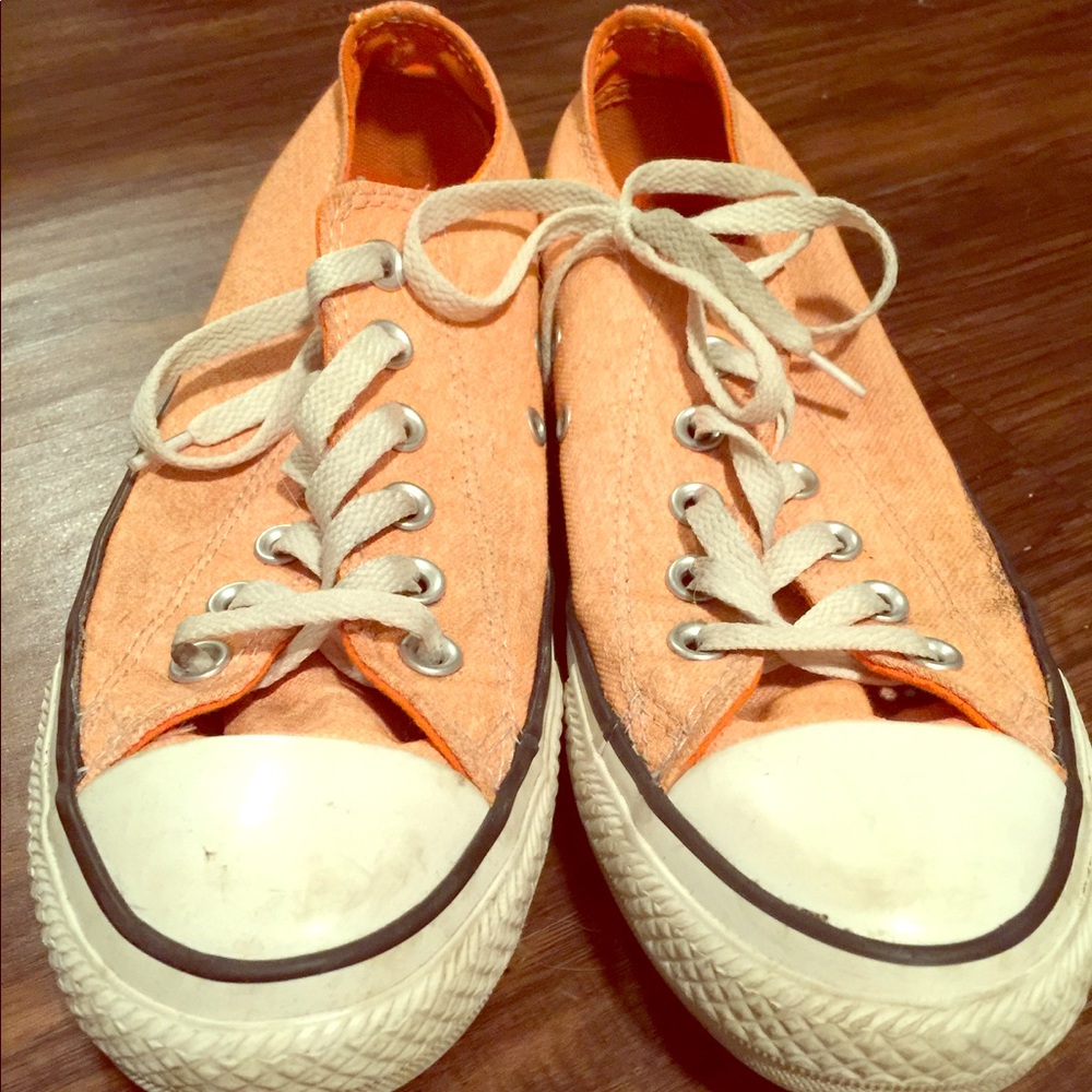 Peach Converse🍑
