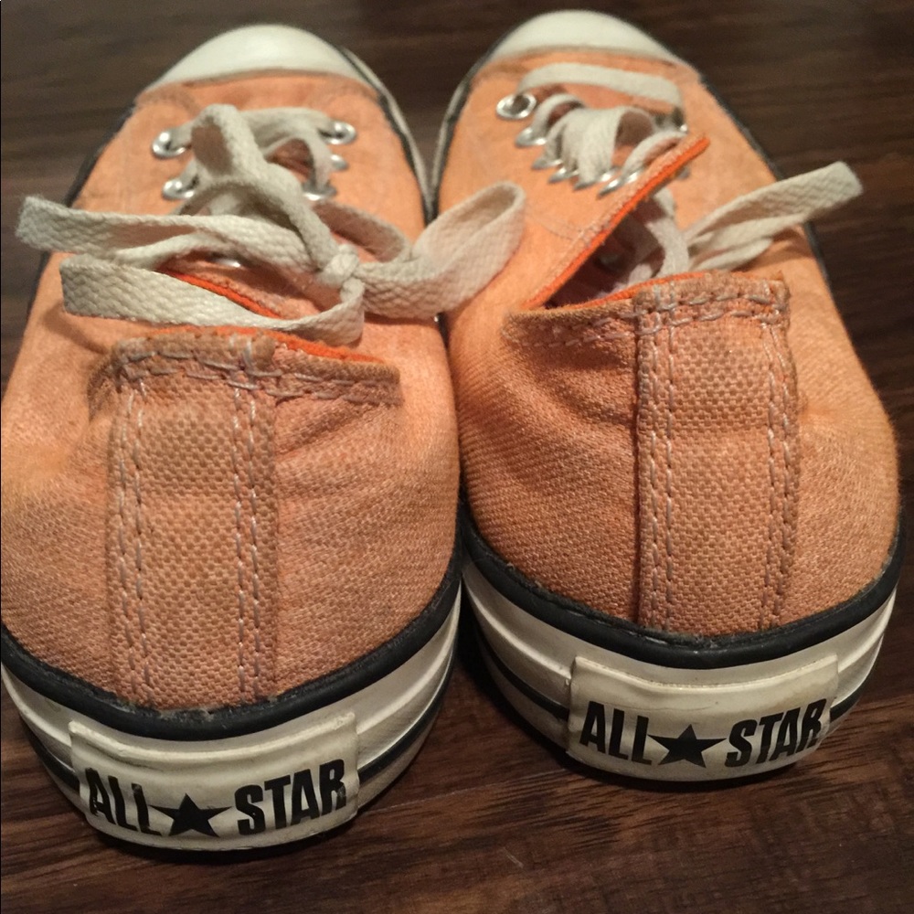 Peach Converse🍑 - Picture 2 of 5