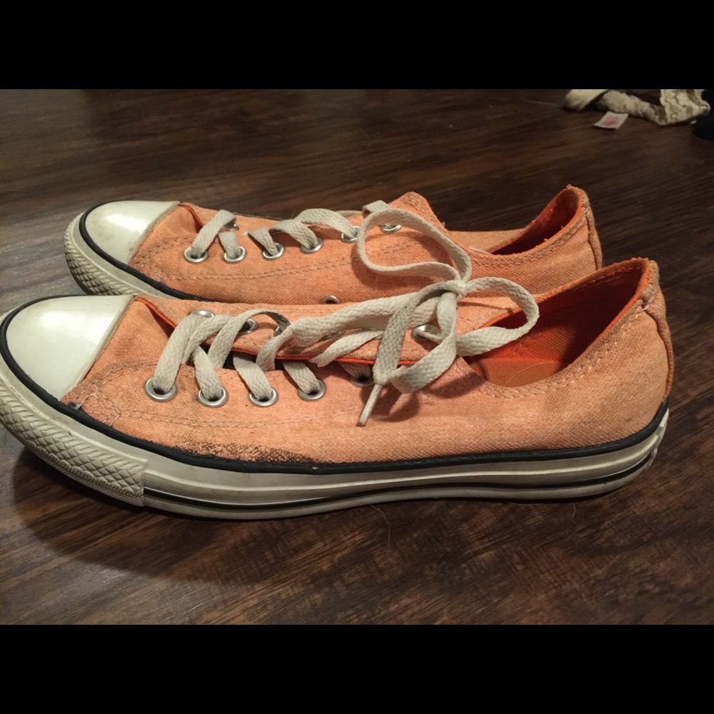 Peach Converse🍑 - Picture 3 of 5