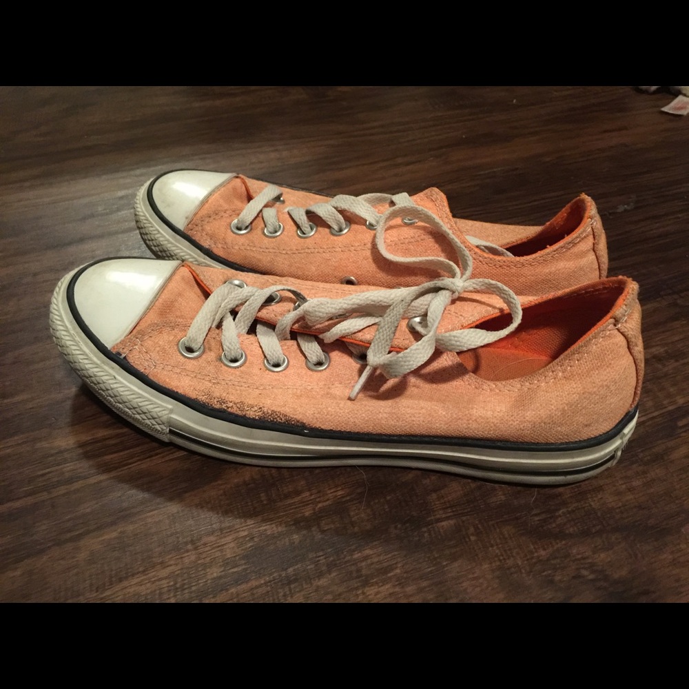 Peach Converse🍑 - Picture 4 of 5