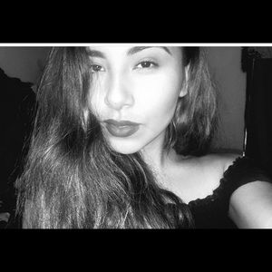 Meet your Posher, Abigail