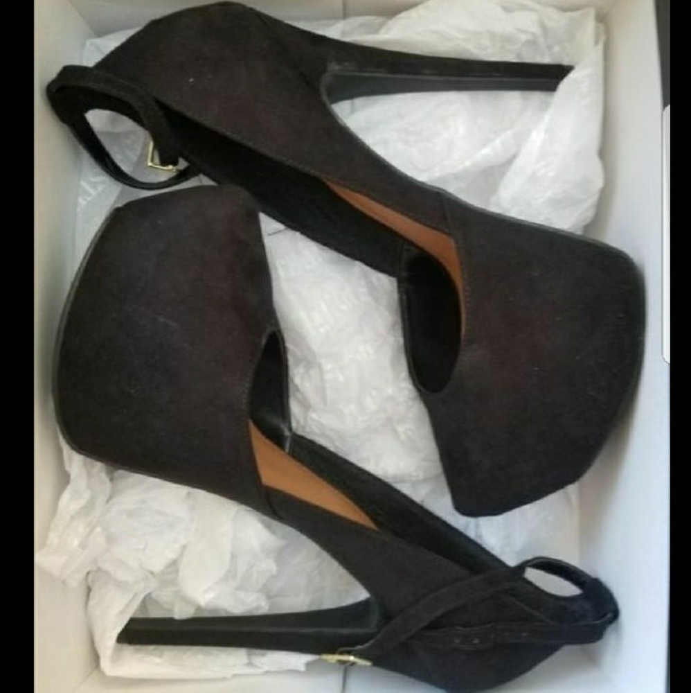 Platform stilettos