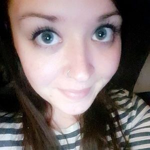 Meet your Posher, Caitlin