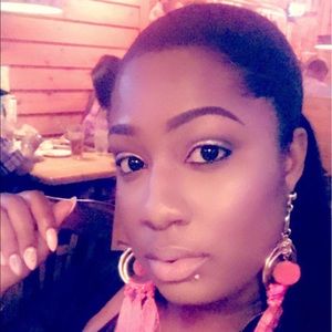 Meet your Posher, Brittney