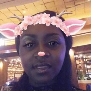 Meet your Posher, Latasha