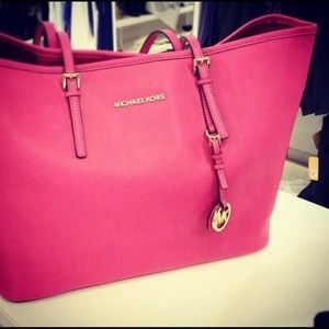 ⚫️⚫️ SOLD ⚫️⚫️ Michael Kors Tote/Diaper Bag