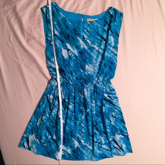 Alice + Olivia blue watercolor silk blouson dress - Picture 7 of 7
