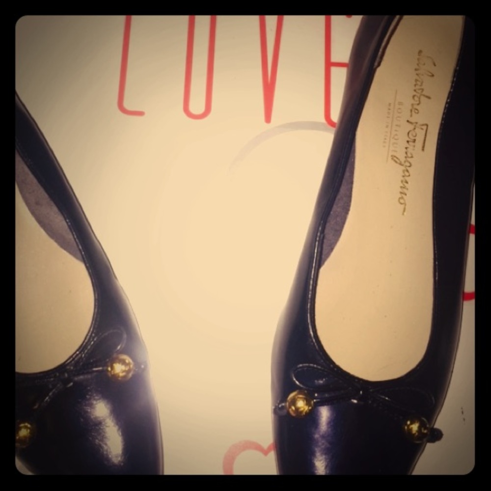 Vintage Salvatore Ferragamo flats