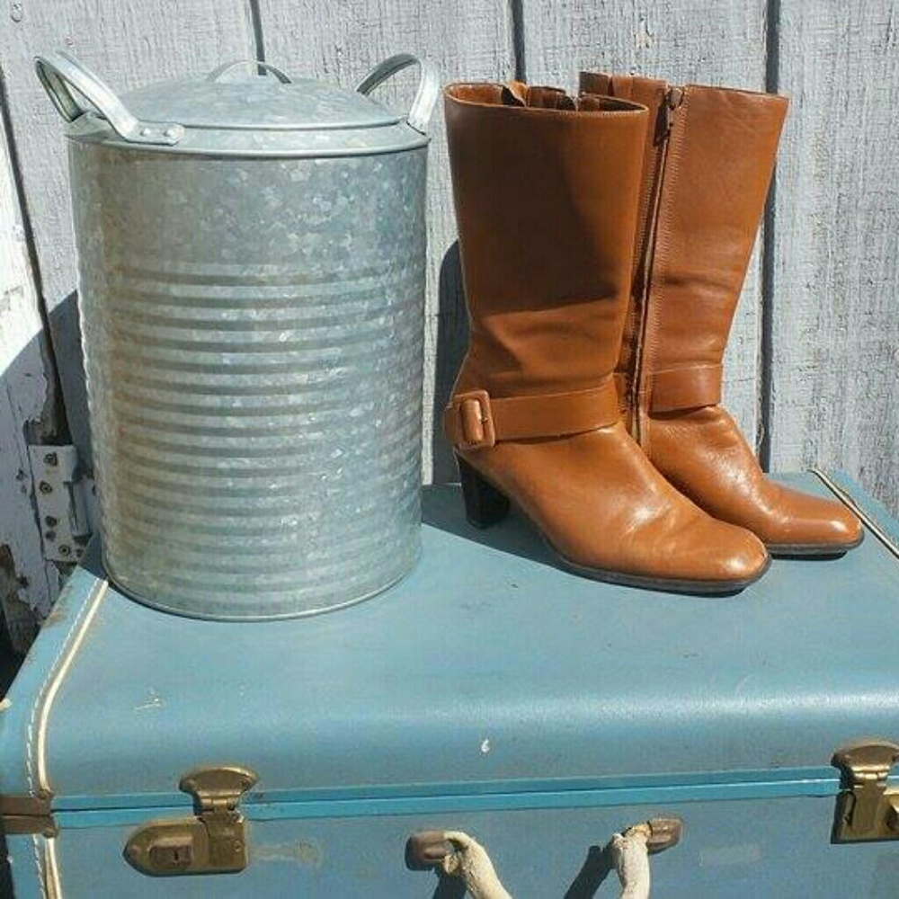 Mid calf leather boots