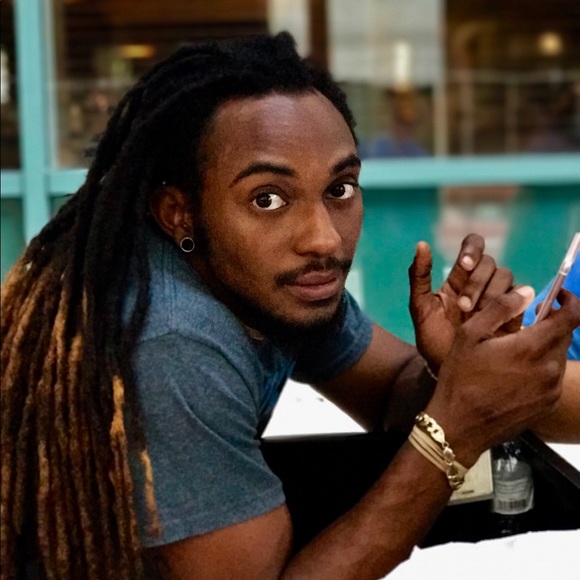 Meet your Posher, Malik - Picture 1 of 1