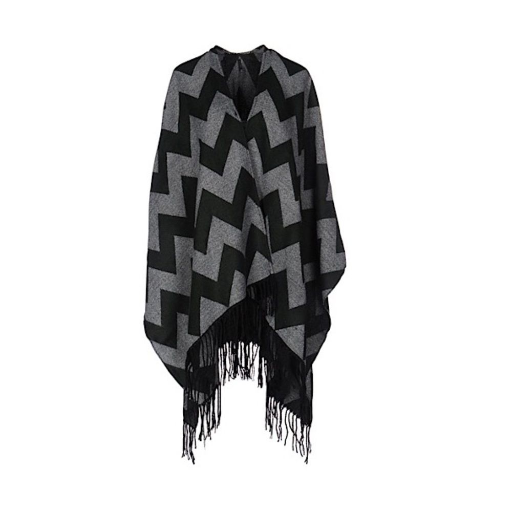 Fringe Flannel poncho NWT - Picture 2 of 4