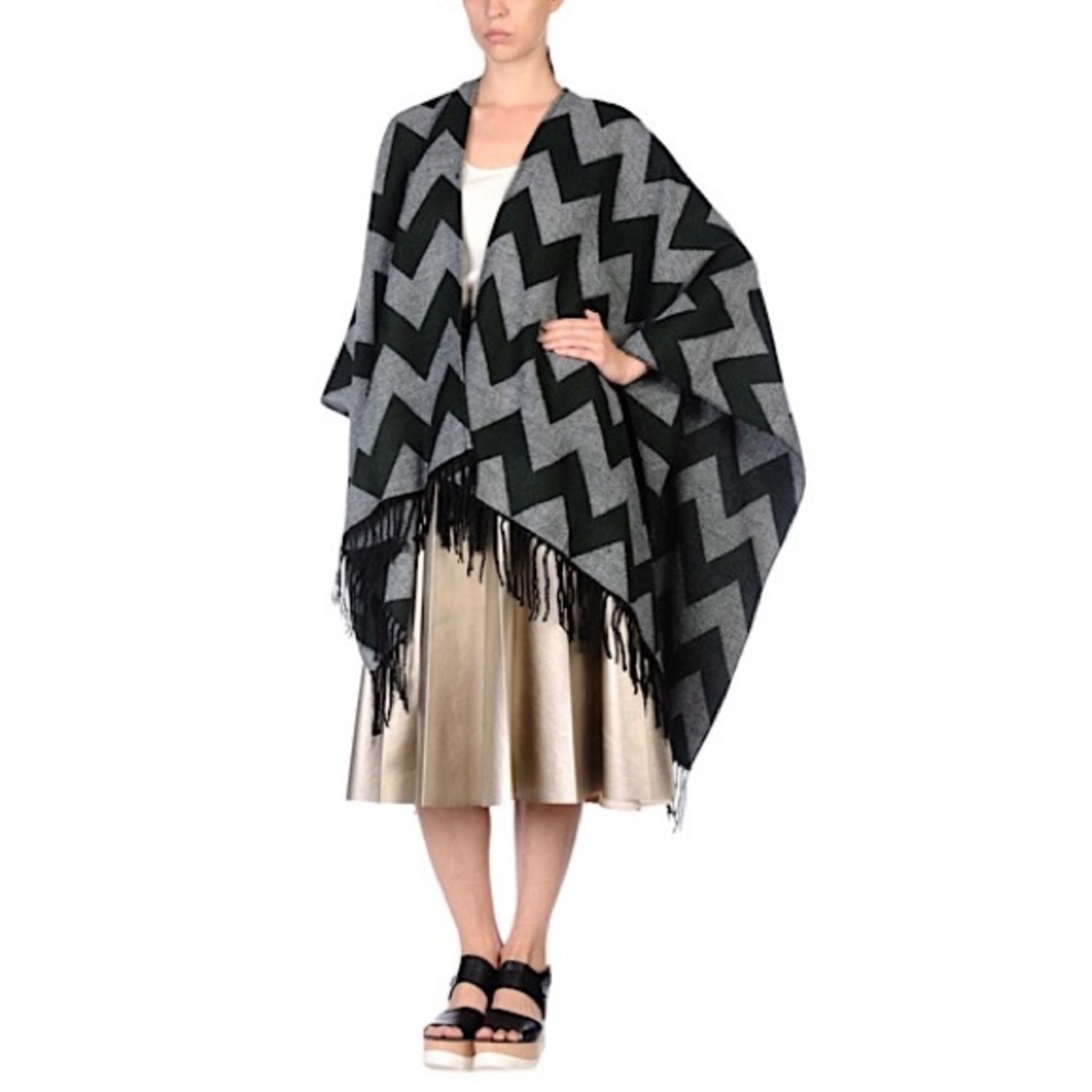 Fringe Flannel poncho NWT - Picture 1 of 4