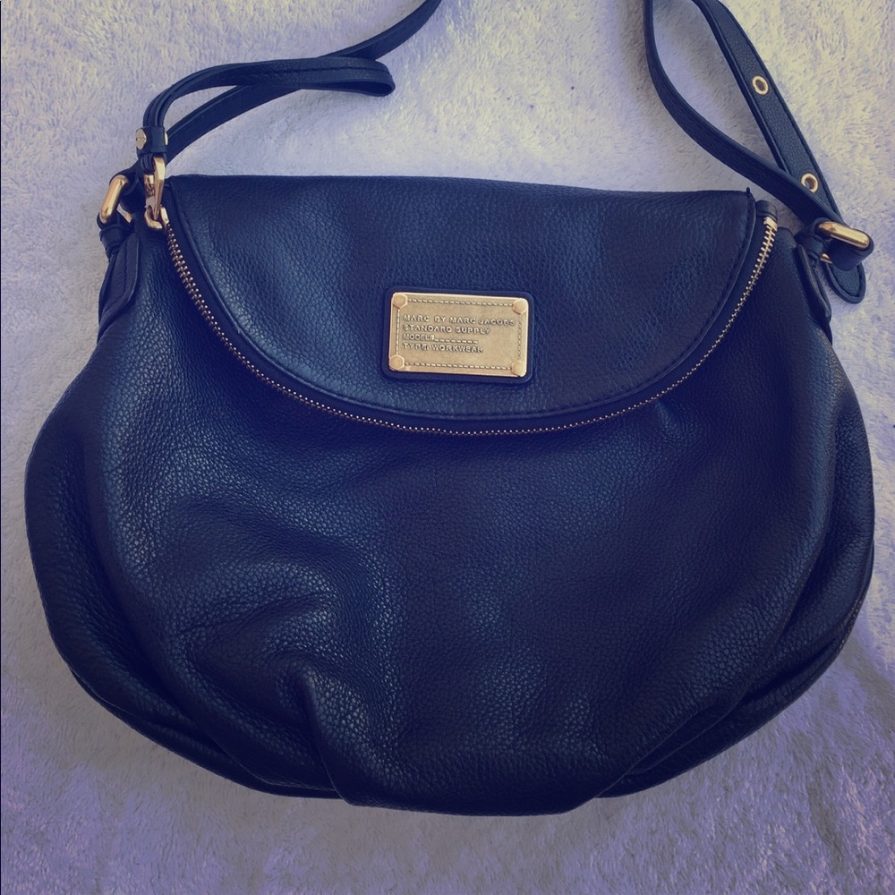 Beautiful Marc Jacobs cross body handbag!!