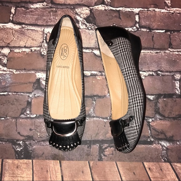 CIRCA~Joan & David LUXE~JISSALINE~Comfort Wedges - Picture 2 of 6