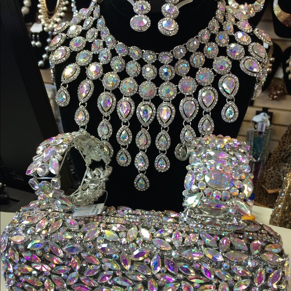 Meet your Posher, Thelma - Picture 3 of 8