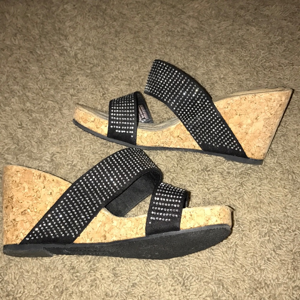 Skechers Black/gem dual strap slide wedges.
