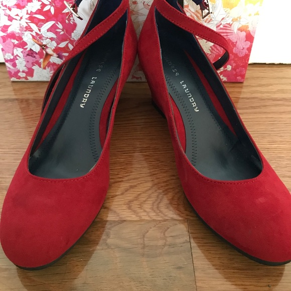 [BUNDLE UP🎉🎉] Chinese laundry suede wedges - Picture 3 of 8