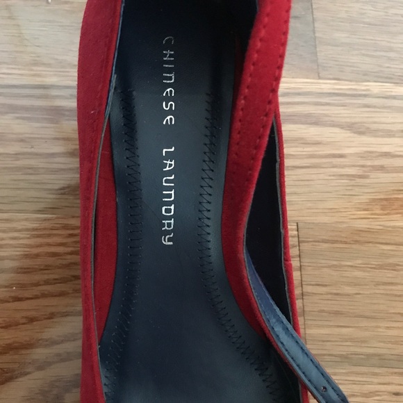 [BUNDLE UP🎉🎉] Chinese laundry suede wedges - Picture 7 of 8