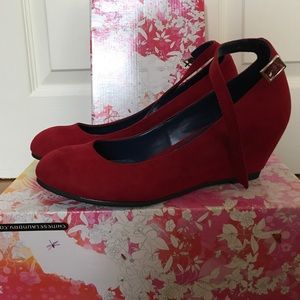 [BUNDLE UP🎉🎉] Chinese laundry suede wedges